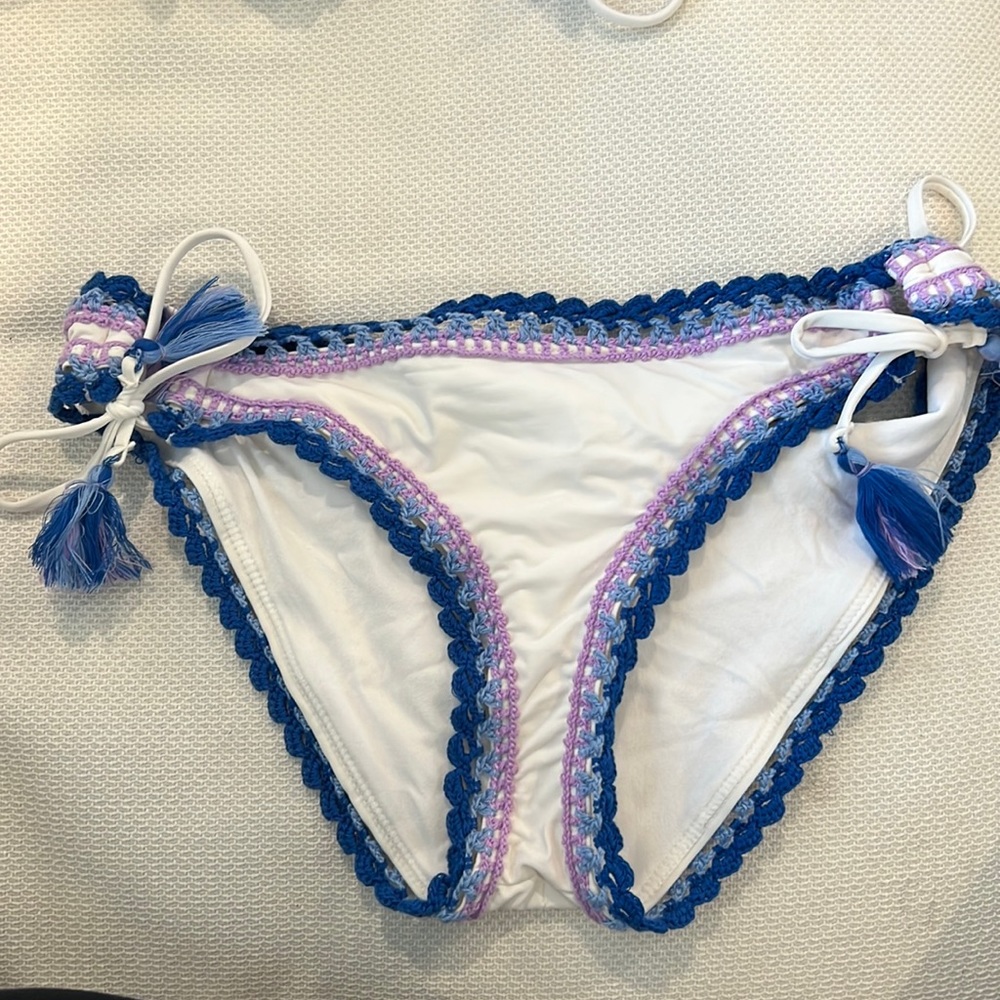 BECCA by Rebecca Virtue white adjustable crochet bikini bottoms size Large